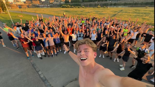 Social Sports Club Community-Moment